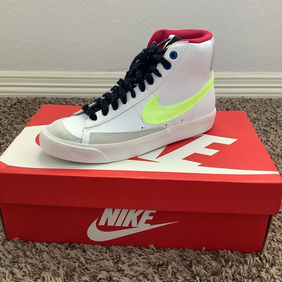 Nike Blazers - Picture 2 of 4